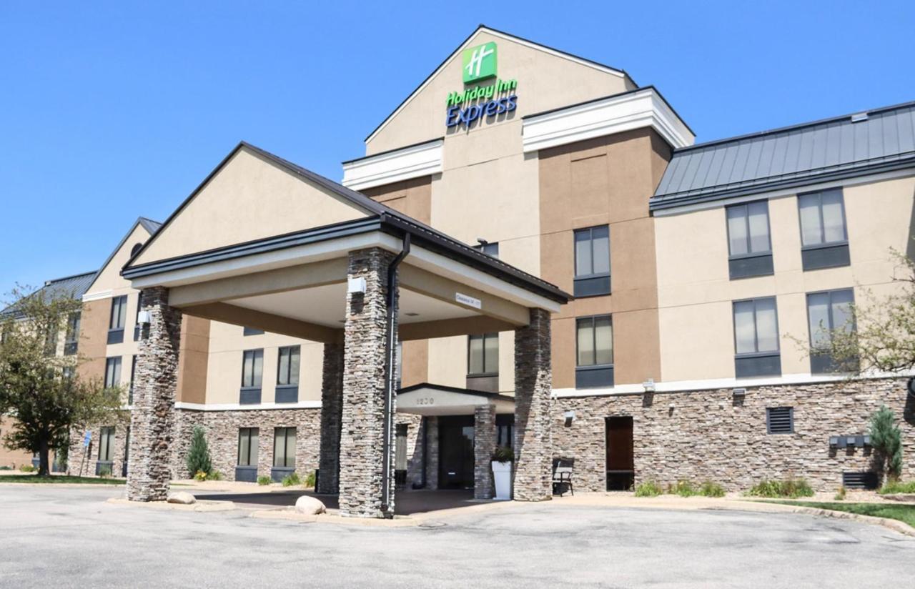Holiday Inn Express Cedar Rapids - Collins Road By Ihg Exteriör bild
