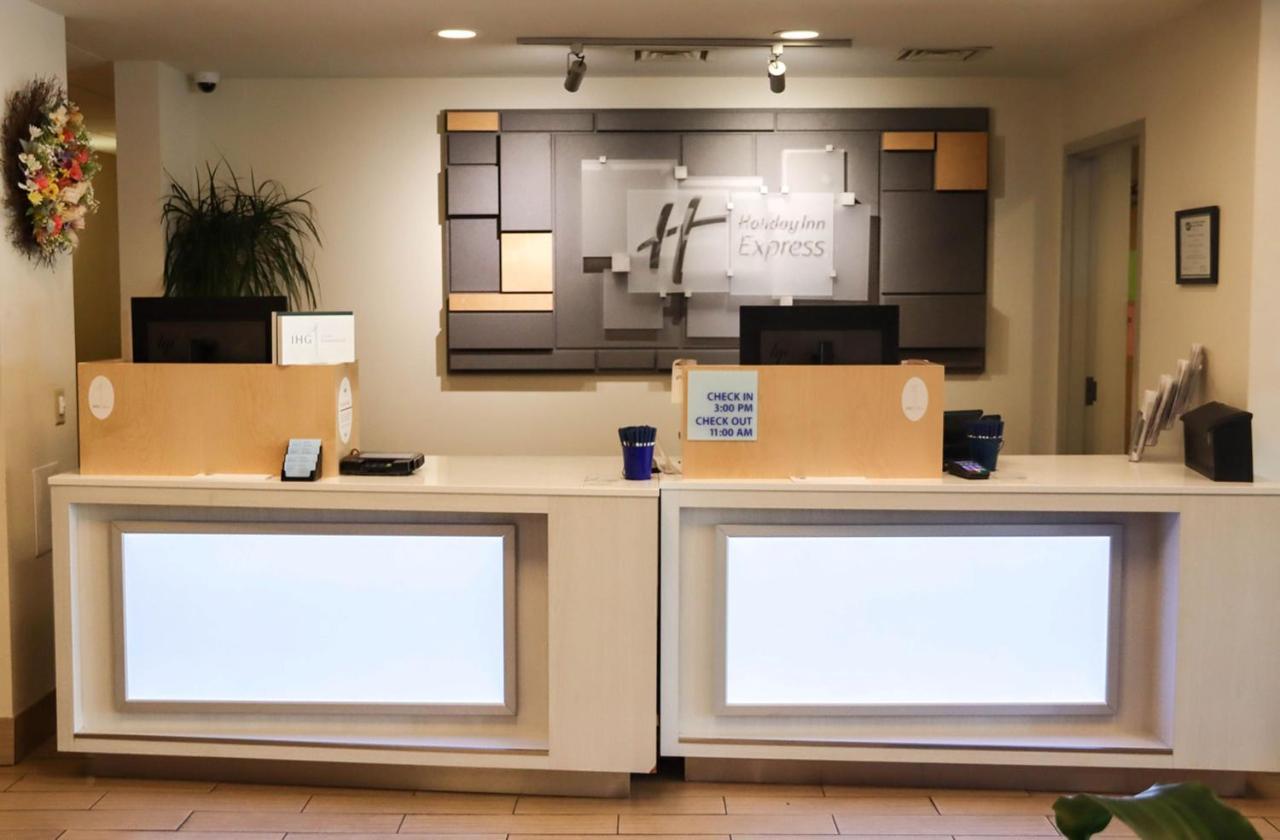 Holiday Inn Express Cedar Rapids - Collins Road By Ihg Exteriör bild