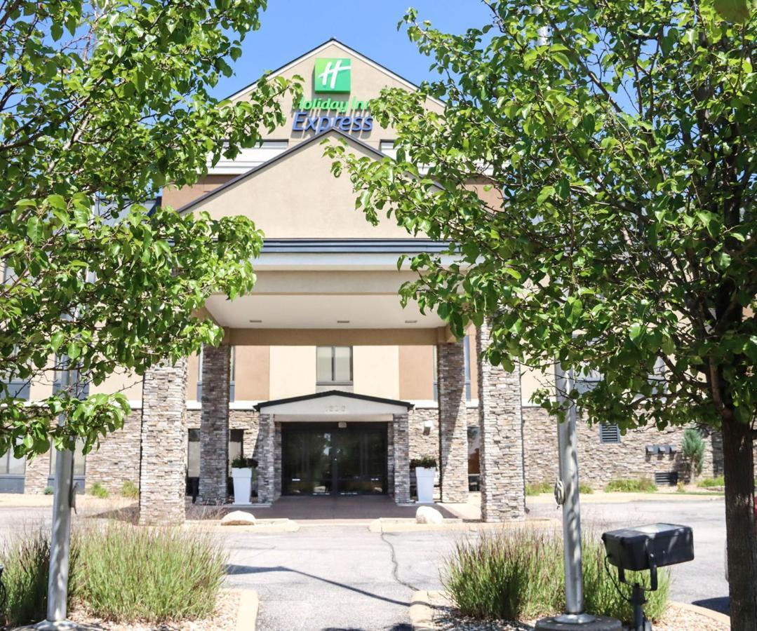 Holiday Inn Express Cedar Rapids - Collins Road By Ihg Exteriör bild