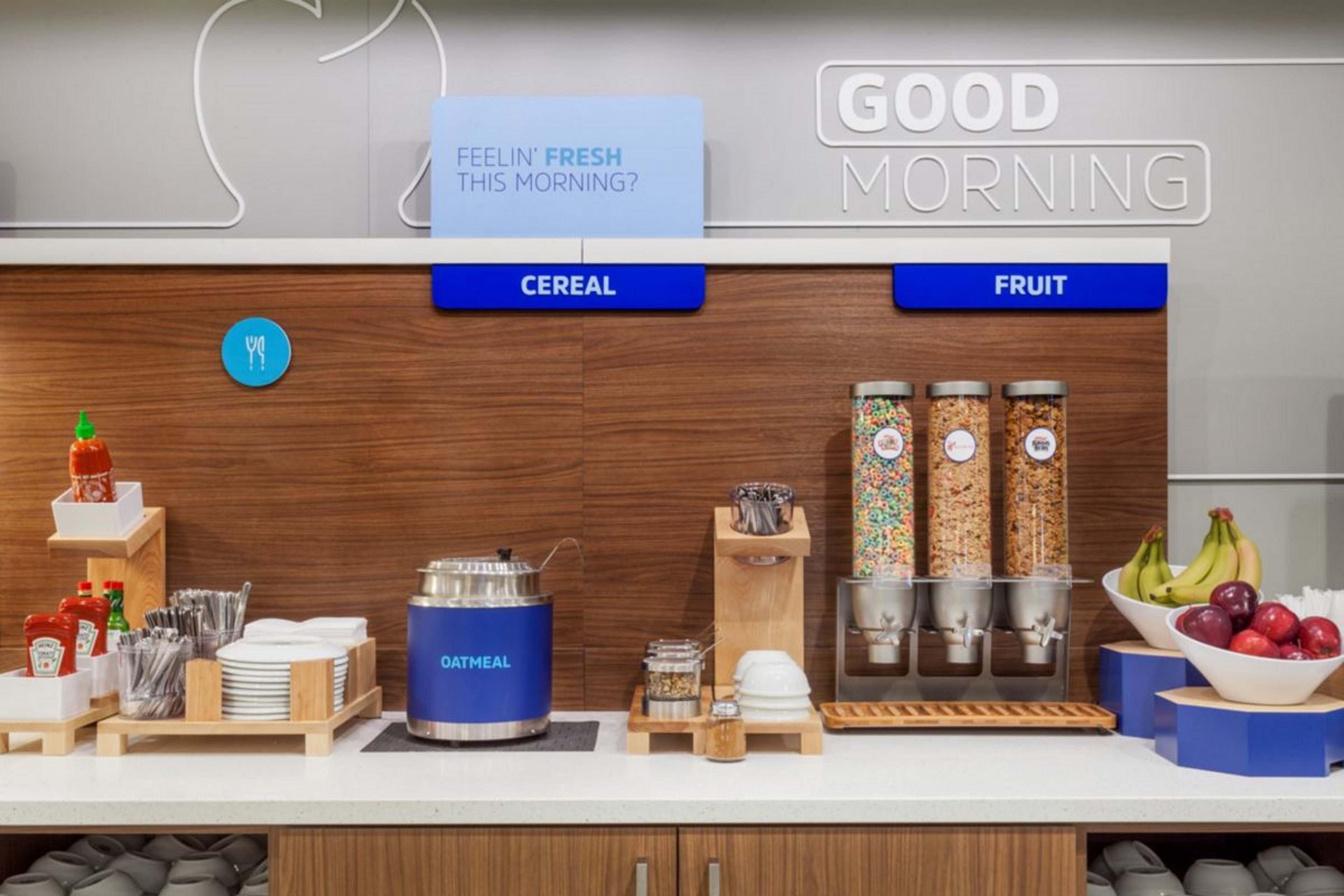 Holiday Inn Express Cedar Rapids - Collins Road By Ihg Exteriör bild
