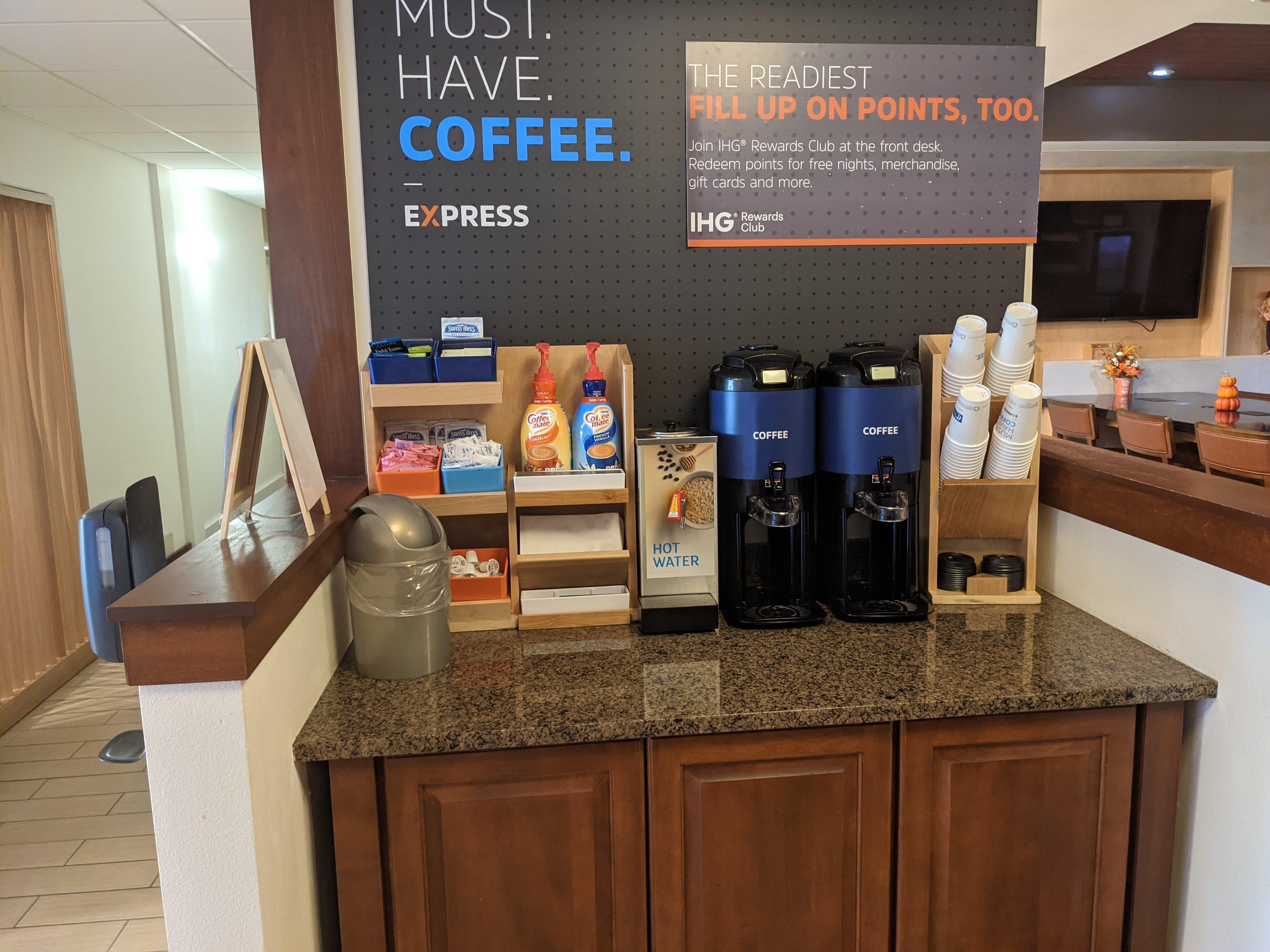 Holiday Inn Express Cedar Rapids - Collins Road By Ihg Exteriör bild