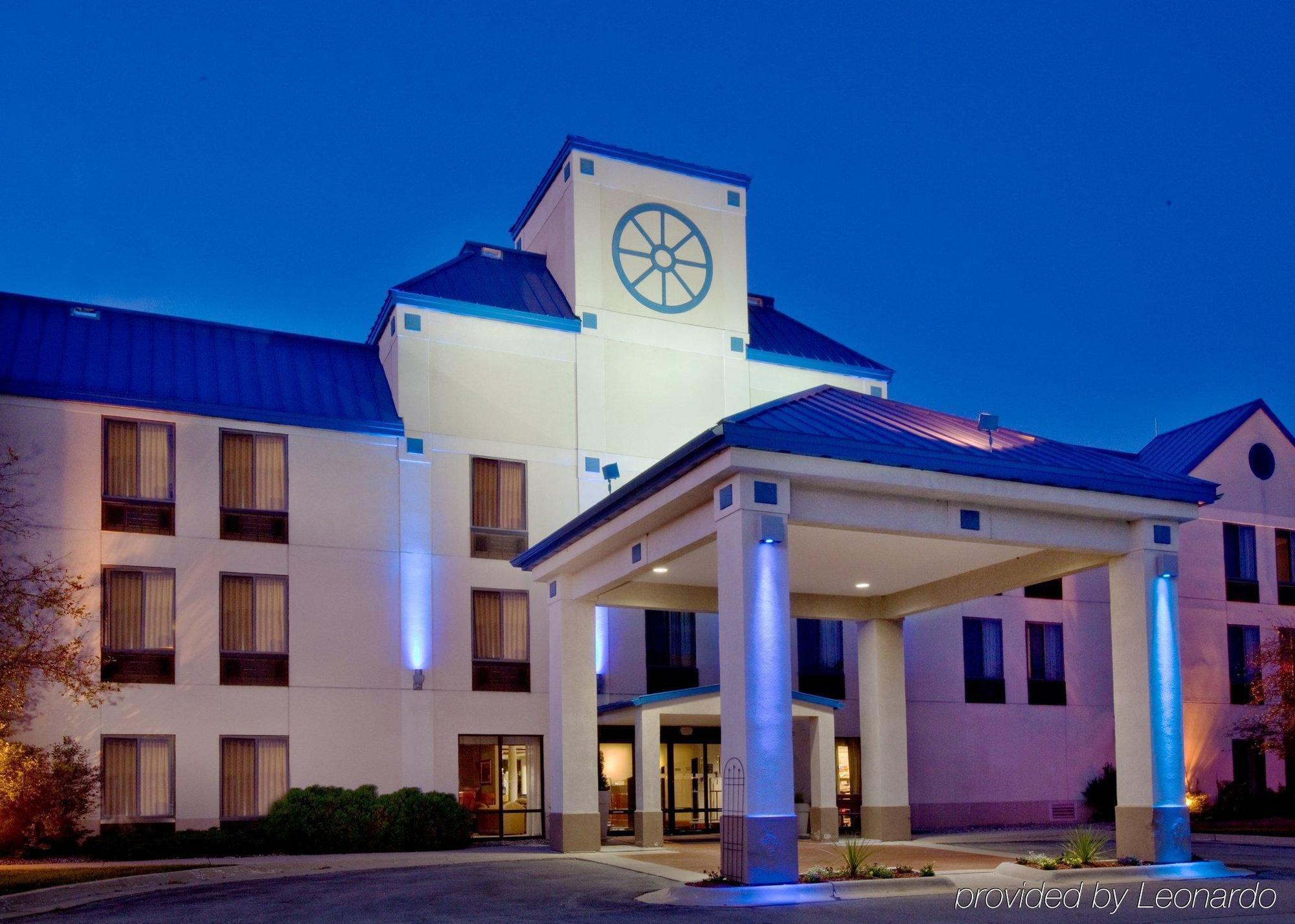 Holiday Inn Express Cedar Rapids - Collins Road By Ihg Exteriör bild