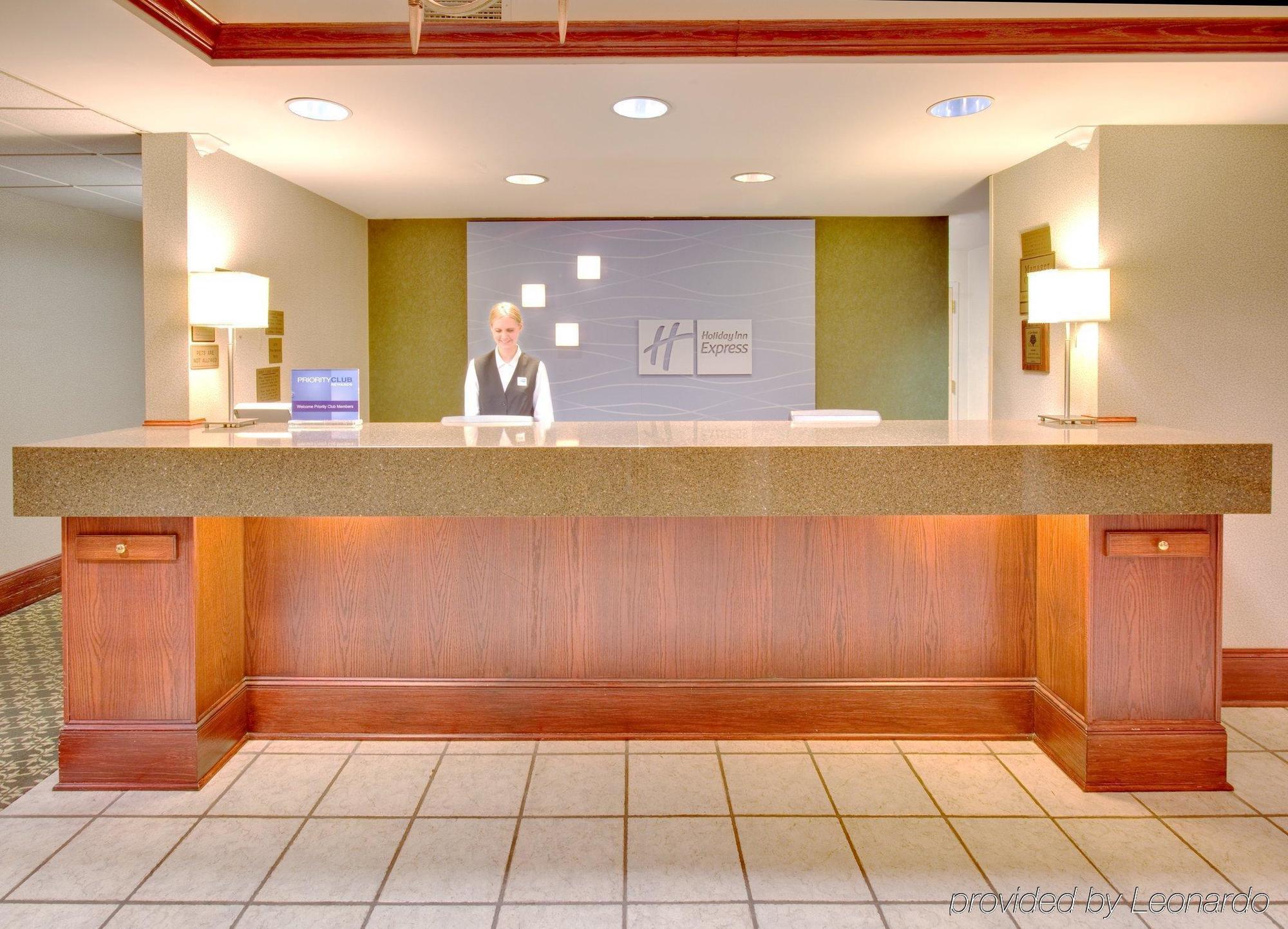Holiday Inn Express Cedar Rapids - Collins Road By Ihg Inreriör bild