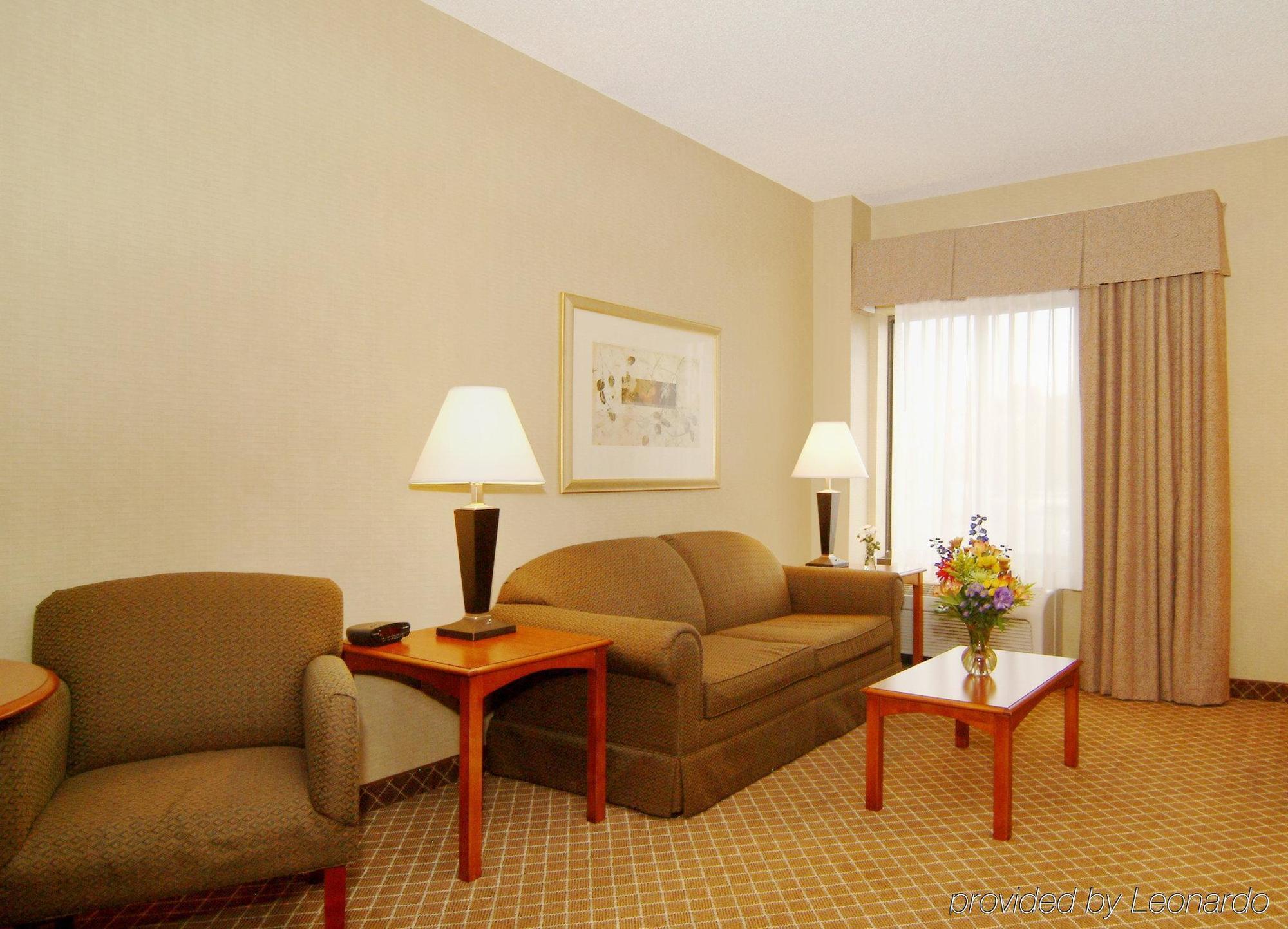 Holiday Inn Express Cedar Rapids - Collins Road By Ihg Rum bild