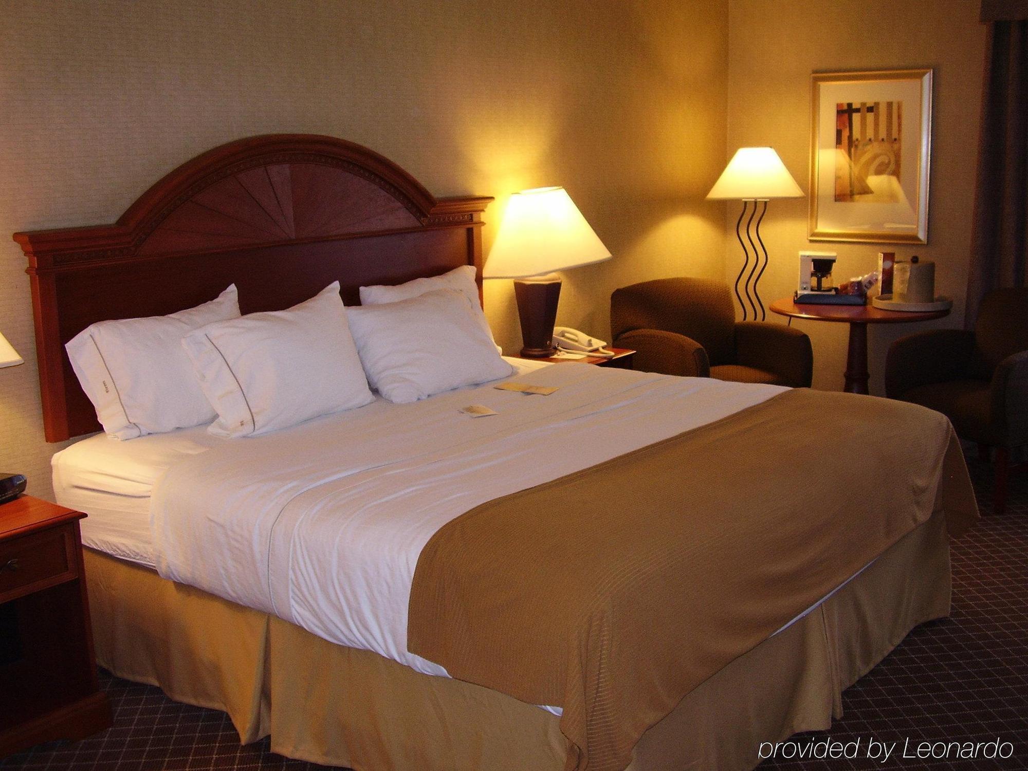 Holiday Inn Express Cedar Rapids - Collins Road By Ihg Rum bild