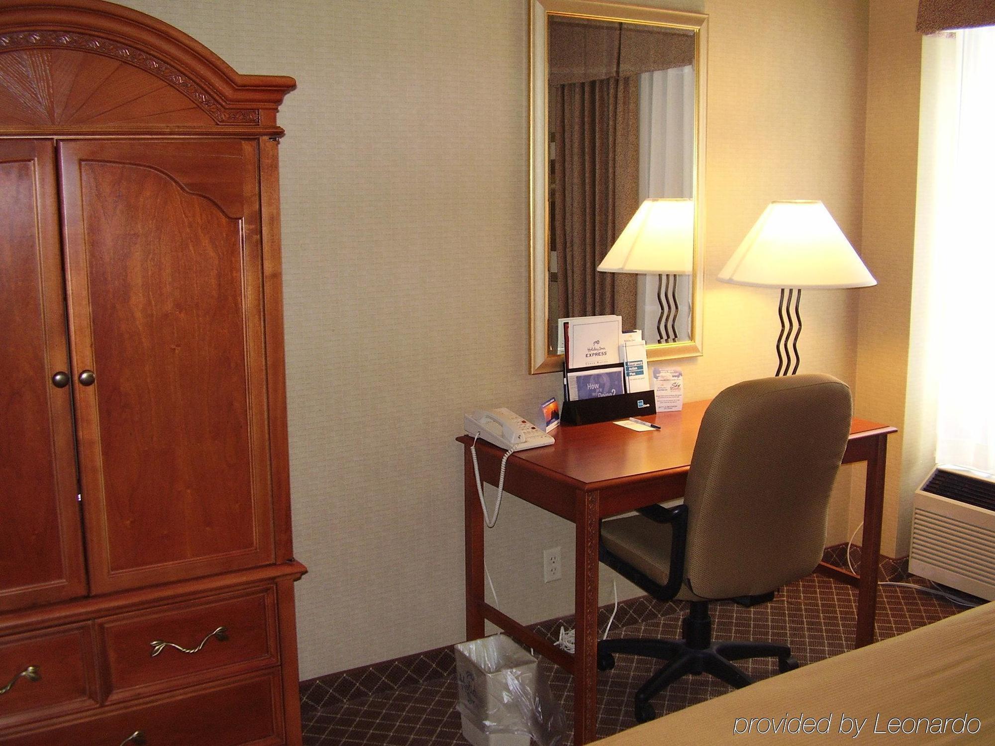 Holiday Inn Express Cedar Rapids - Collins Road By Ihg Rum bild